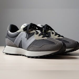 New Balance Men's Black and Gray Sneakers